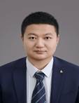 穿着西装的男孩 AI 生成的内容可能不正确。